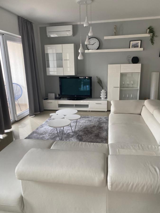 Apartment Bol A6 With Pool From 45 Eur Per Person Eksteriør billede